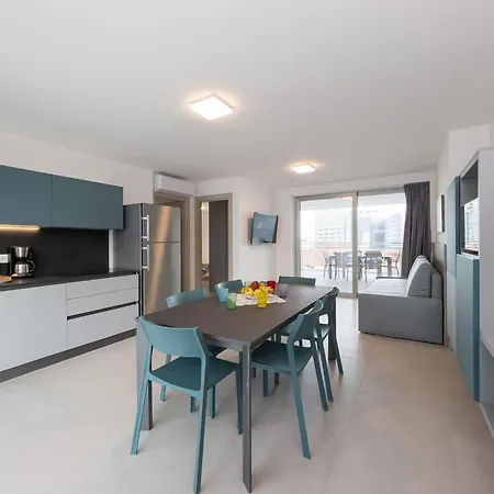 Spacious Near Апартаменты